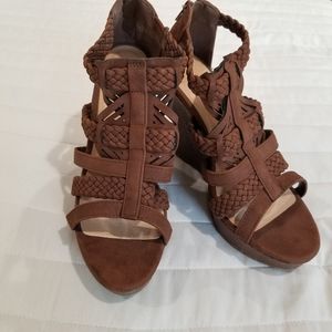 NWOB Bella Vita brown suede braided strappy gladiator wedge shoes